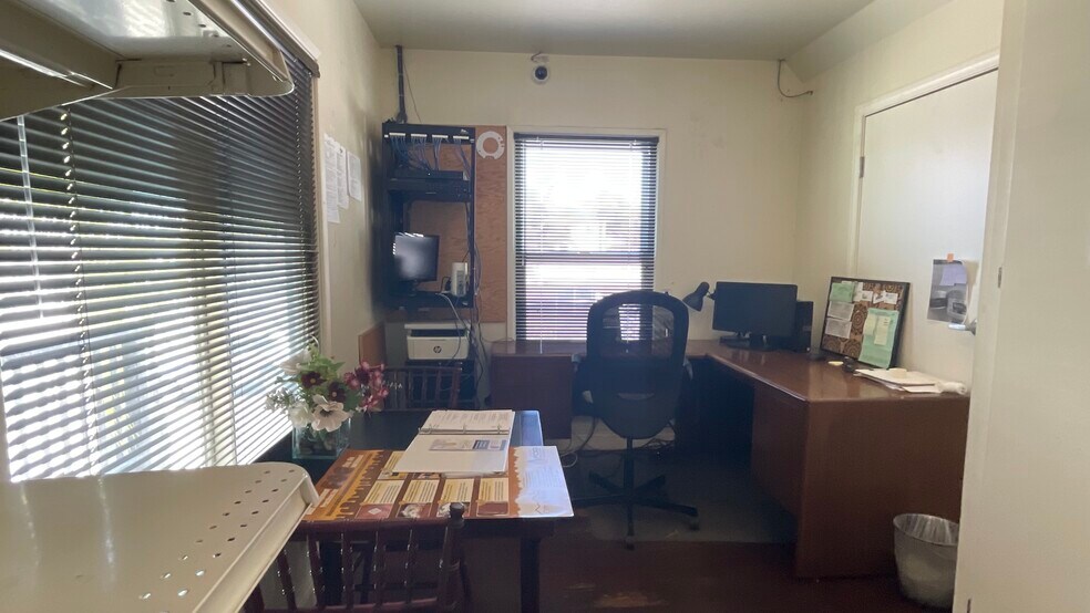 1050 S Santa Fe Ave, Vista, CA à vendre - Photo du bâtiment - Image 3 de 12