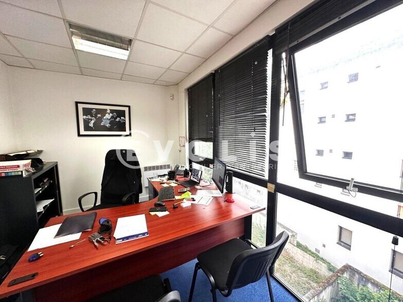 Office in Antony for lease - Interior Photo - Image 2 of 6