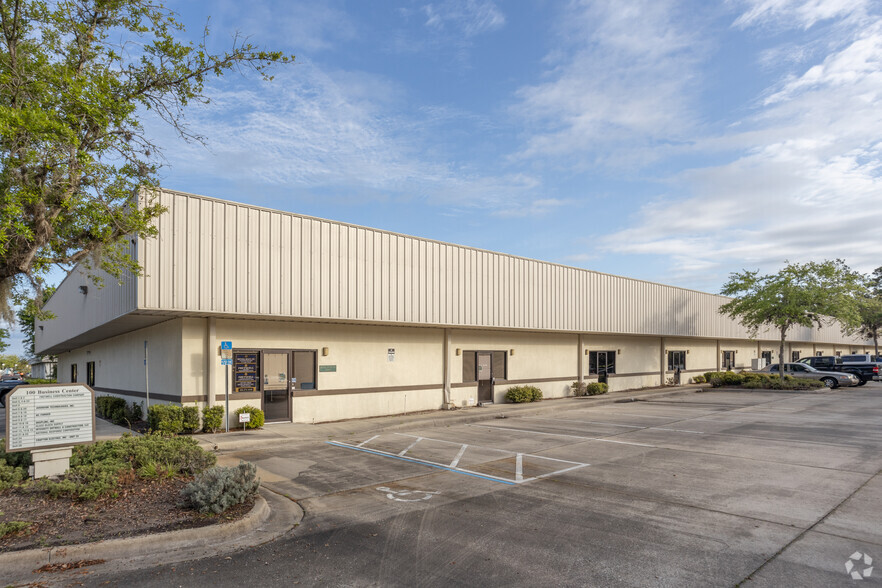 100 Business Center Dr, Ormond Beach, FL for lease - Primary Photo - Image 1 of 10