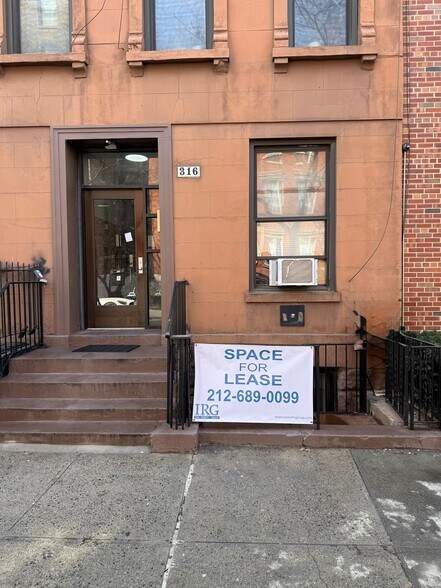 316 W 19th St, New York, NY for lease - Building Photo - Image 1 of 4