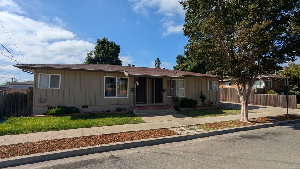 24829-24831 Thomas Ave, Hayward, CA for sale - Building Photo - Image 2 of 28