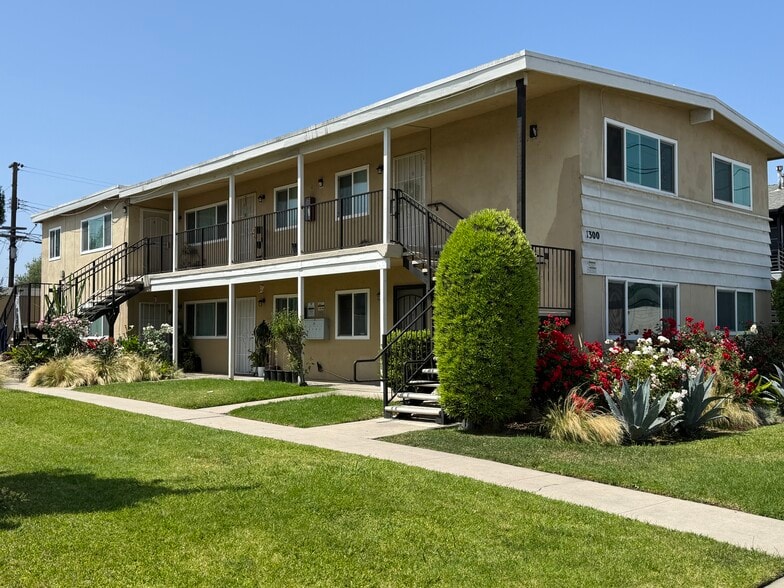 1300 W Valencia Dr, Fullerton, CA for sale - Building Photo - Image 1 of 11