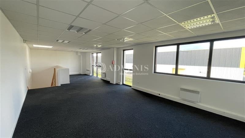 Flex in Lieusaint for lease - Building Photo - Image 2 of 6