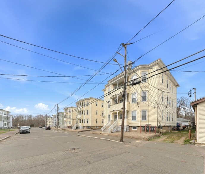 The Bellevue Portfolio portefeuille de 5 propriétés à vendre sur LoopNet.ca - Photo du bâtiment - Image 3 de 10