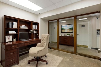 2330 Victory Pky, Cincinnati, OH for lease Interior Photo- Image 1 of 12