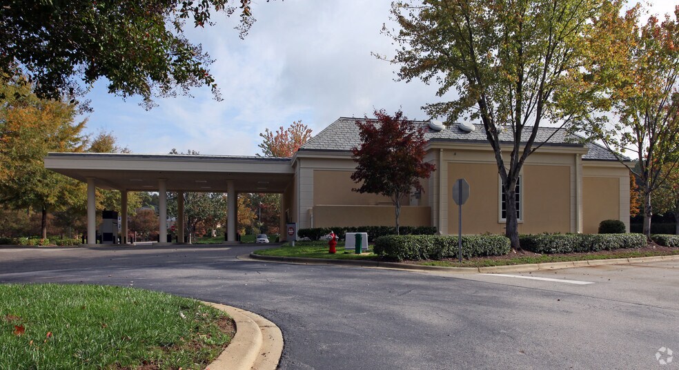 2205 Evans Rd, Cary, NC à vendre - Photo du bâtiment - Image 2 de 4