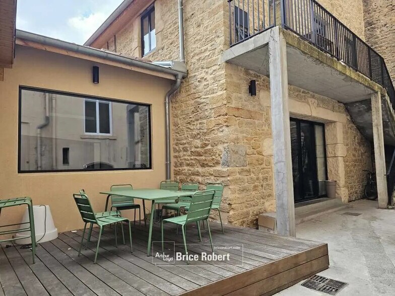 Bureau dans Lyon à vendre - Photo du bâtiment - Image 1 de 2
