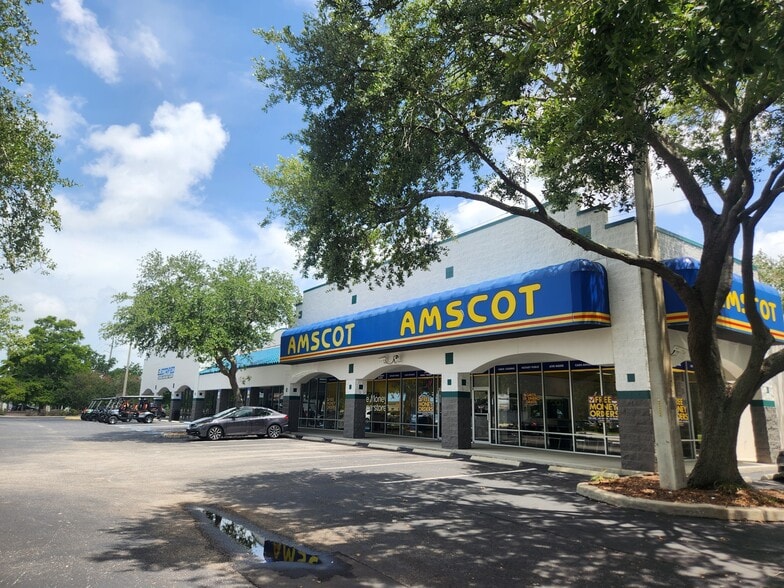 3993 Tyrone Blvd N, Saint Petersburg, FL for lease - Building Photo - Image 2 of 3