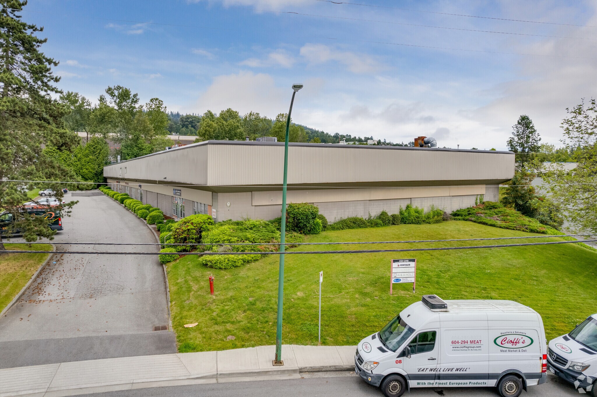 3145 Thunderbird Cres, Burnaby, BC for sale Primary Photo- Image 1 of 1