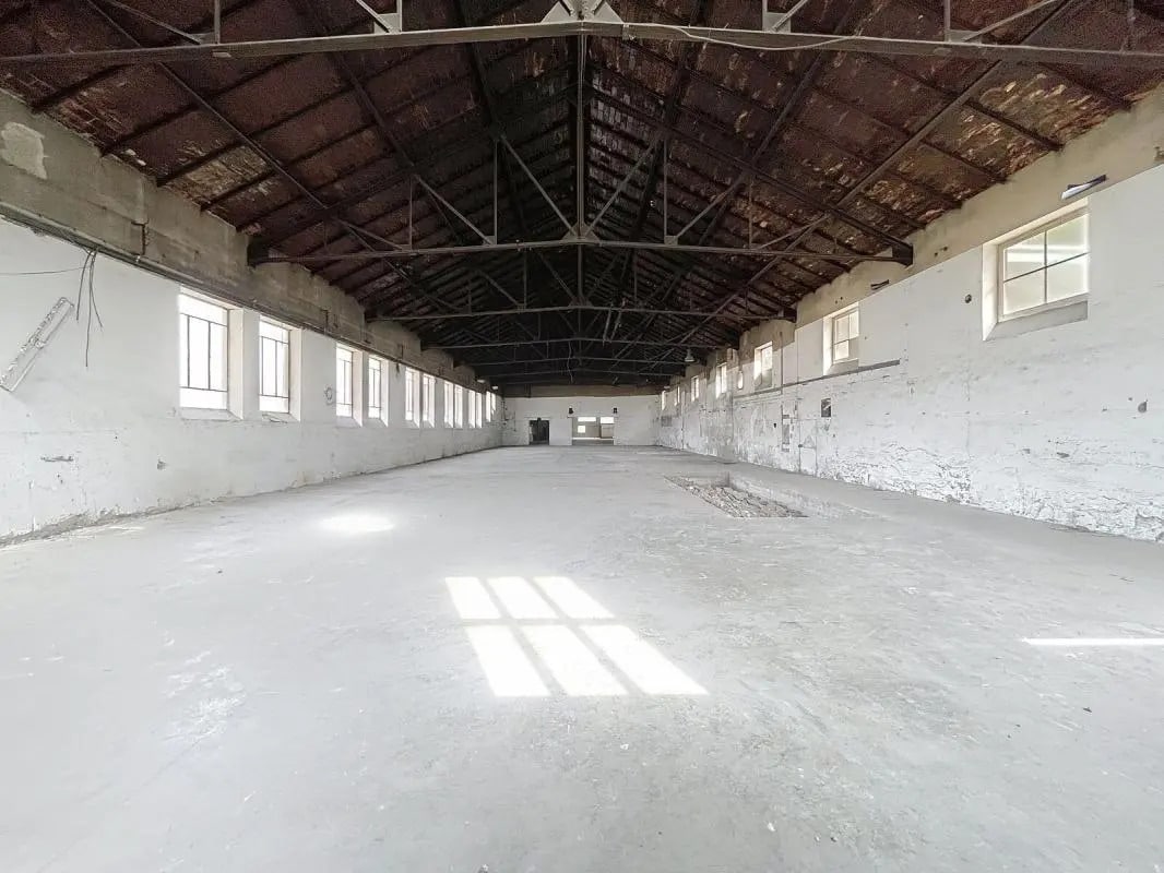 Flex in Neuville-sur-Saône for lease Interior Photo- Image 1 of 12