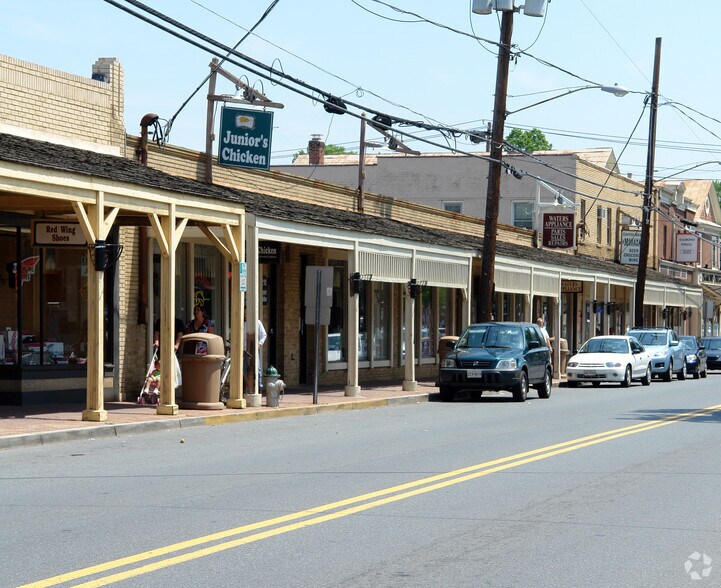 210-216 E Diamond Ave, Gaithersburg, MD à vendre - Photo du bâtiment - Image 2 de 2