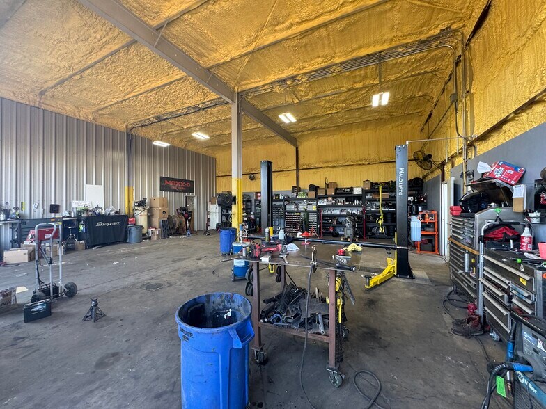 8807 N Black Canyon Hwy, Phoenix, AZ à vendre - Photo du bâtiment - Image 3 de 7