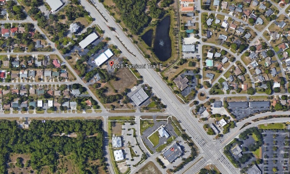 4628 Tamiami Trl E, Naples, FL à vendre - Photo du bâtiment - Image 1 de 5
