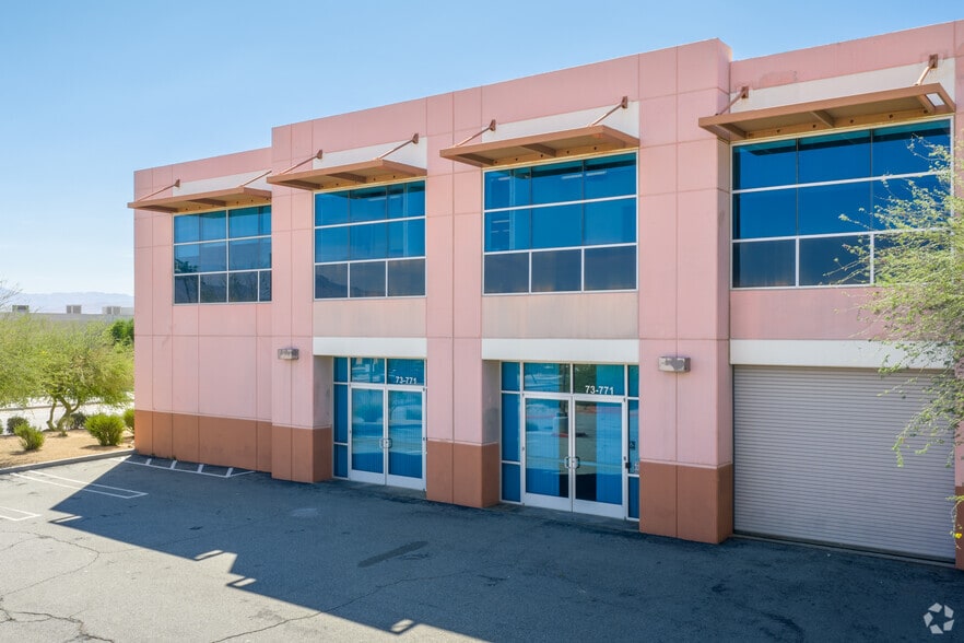 73771 Dinah Shore Dr, Palm Desert, CA for lease - Building Photo - Image 2 of 5