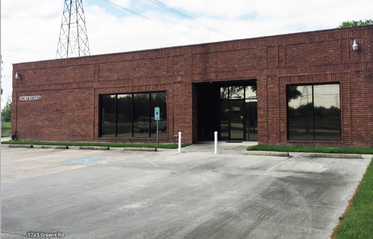 1745 Greens Rd, Houston, TX à vendre - Photo du bâtiment - Image 3 de 4