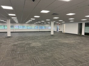 2985 S Ridge Rd, Green Bay, WI for sale Interior Photo- Image 2 of 114