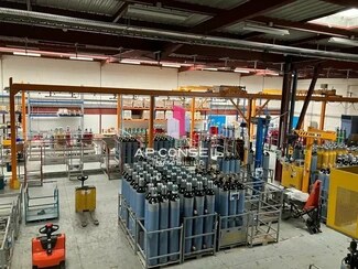 Plus de détails pour Local d'activités à louer