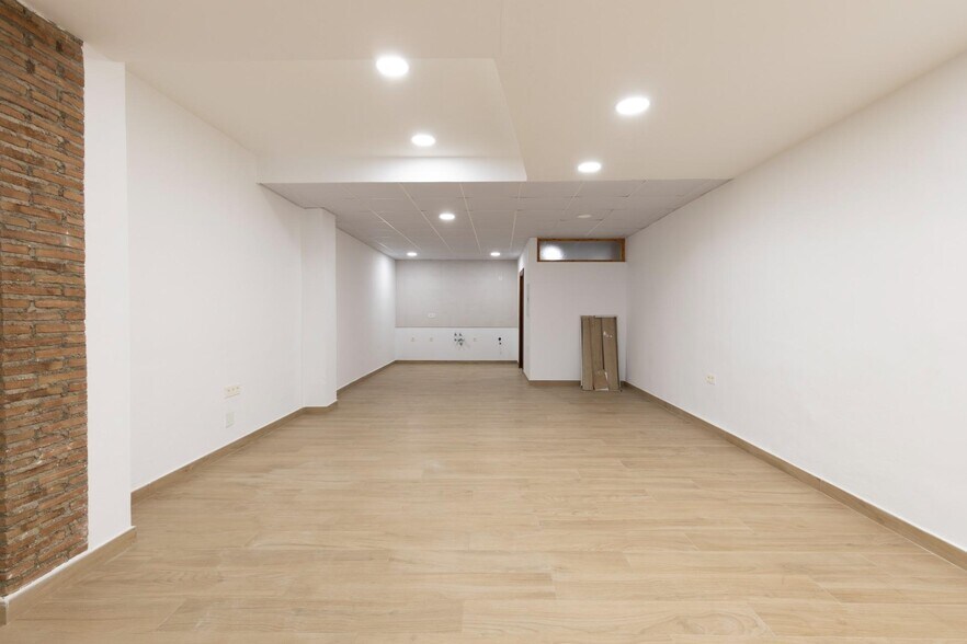 Calle Almona de San Juan de Dios, 15, Granada, Granada for sale - Building Photo - Image 2 of 21