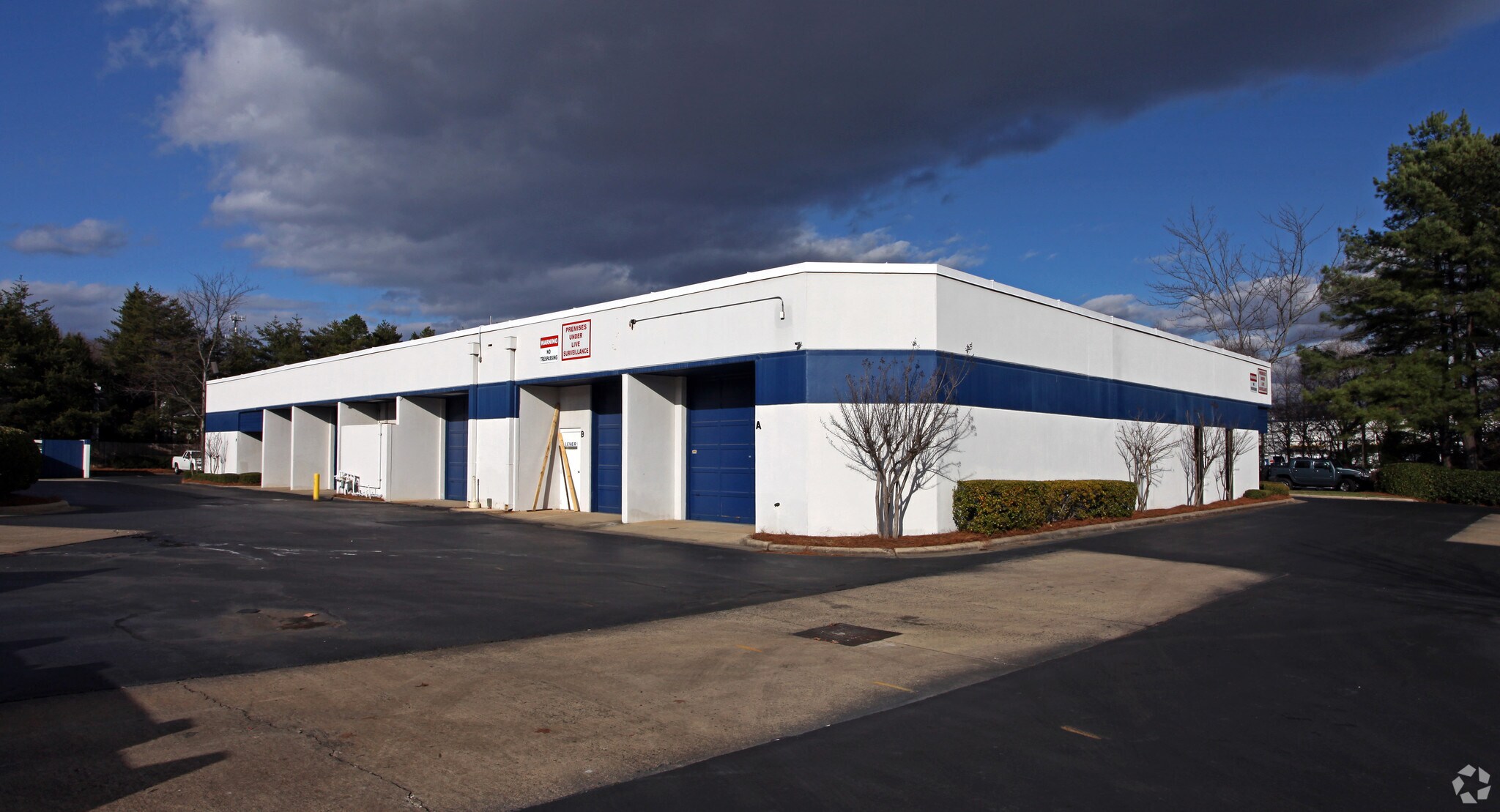 2818 Queen City Dr, Charlotte, NC for lease Primary Photo- Image 1 of 9