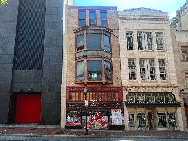 Plus de détails pour 317 N Charles St, Baltimore, MD - Bureau à vendre