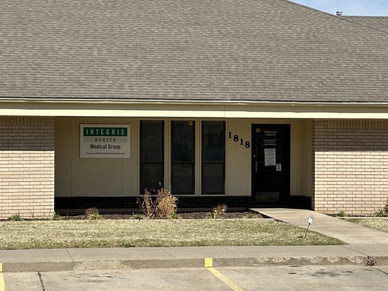 1810-1818 Kansas Ave, Woodward, OK for sale - Building Photo - Image 2 of 2