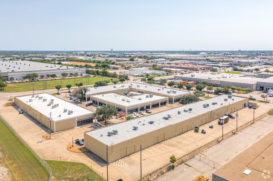 13663 Jupiter Rd, Dallas, TX à louer - Aérien - Image 3 de 11