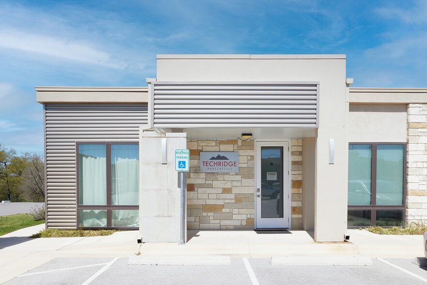 1908 Yaupon Trl, Cedar Park, TX for sale - Building Photo - Image 2 of 19