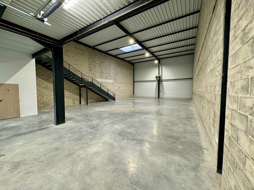 Flex in Roissy-en-France for lease Building Photo- Image 1 of 8
