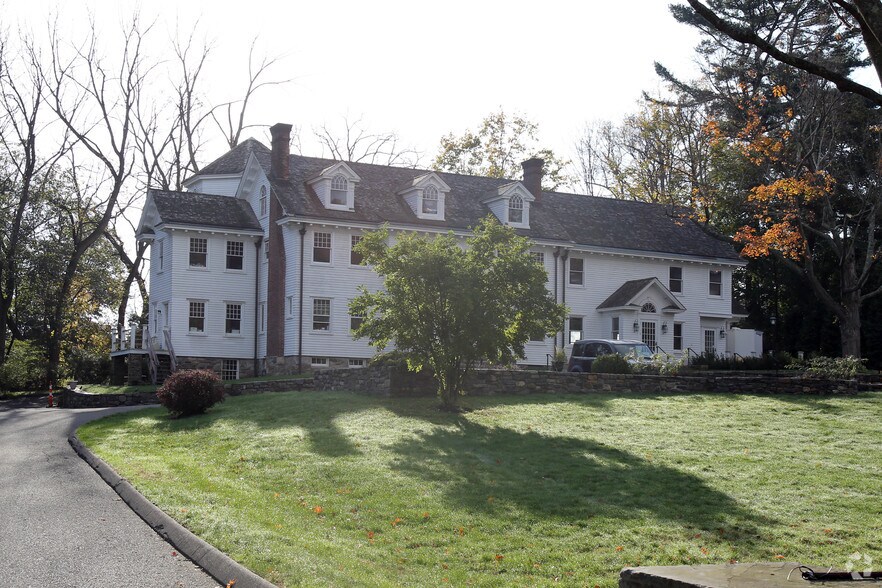 215 Post Rd W, Westport, CT à vendre - Photo principale - Image 1 de 20