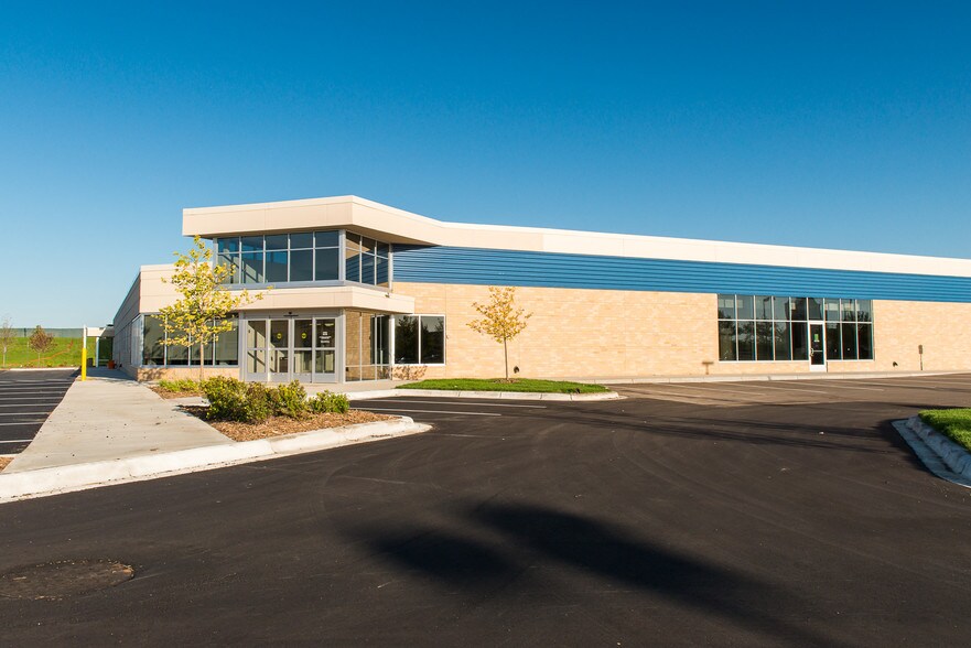 3000 Hundertmark Rd, Chaska, MN à louer - Photo du bâtiment - Image 1 de 7