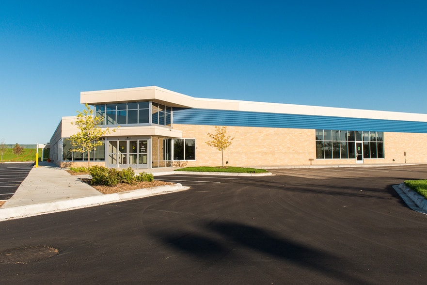 3000 Hundertmark Rd, Chaska, MN for lease - Primary Photo - Image 1 of 7