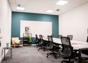 2 Millshaw Park Ln, Leeds à louer Photo intérieure- Image 2 de 4