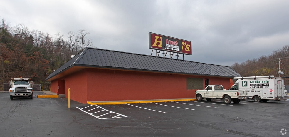 700-720 Clairton Blvd, Pittsburgh, PA for lease - Primary Photo - Image 3 of 3