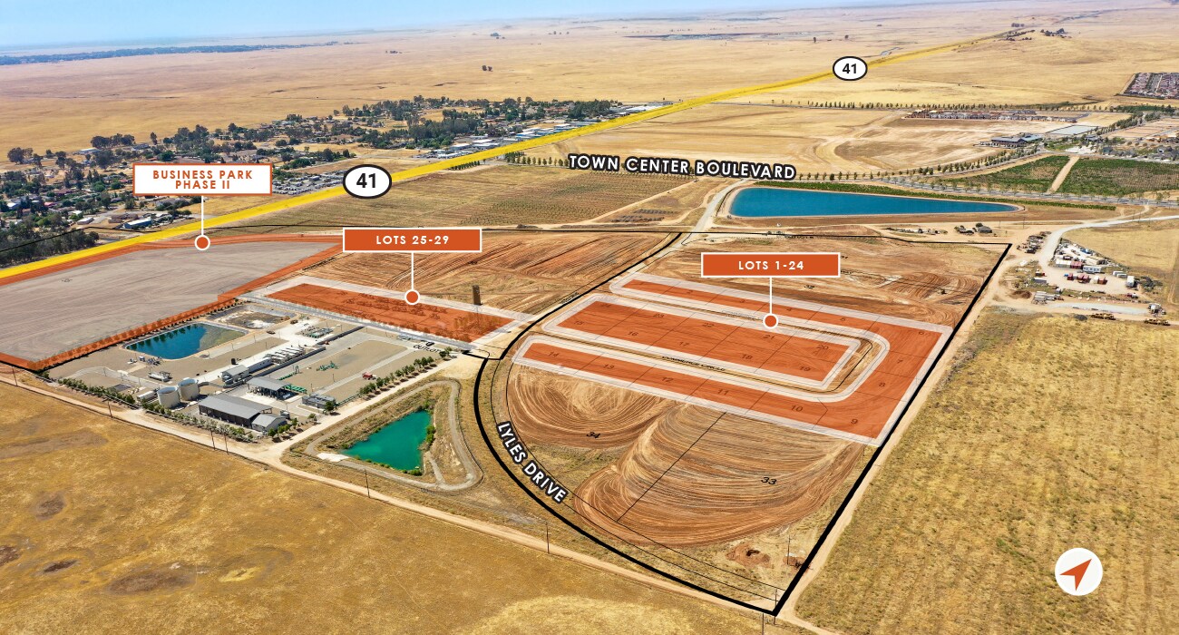 COR Promenade & Commerce Cir, Madera, CA à vendre Aérien- Image 1 de 4