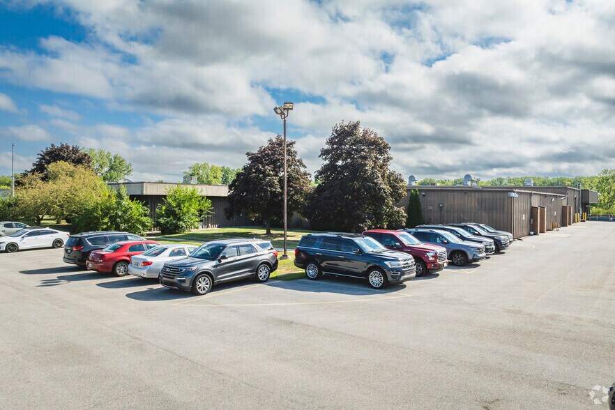 2249 Tracy Rd, Northwood, OH for sale - Primary Photo - Image 1 of 35