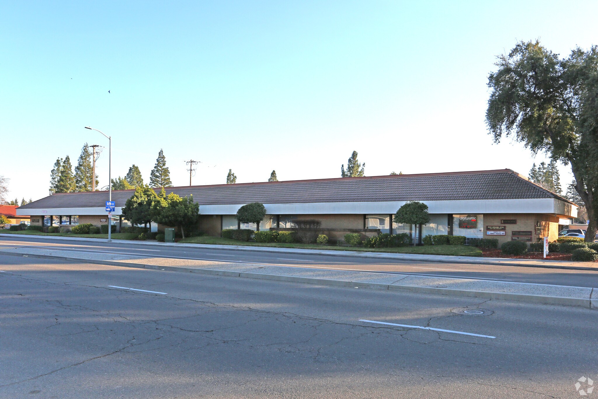 200 W Bullard Ave, Clovis, CA for lease Primary Photo- Image 1 of 9