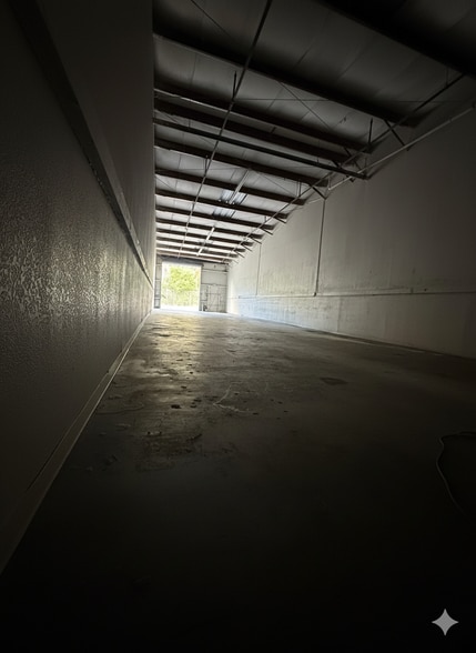 4437-4451 Old Winter Garden Rd, Orlando, FL for lease - Building Photo - Image 3 of 20