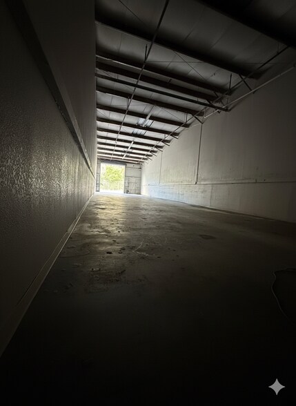 4437-4451 Old Winter Garden Rd, Orlando, FL à louer - Photo du bâtiment - Image 3 de 20