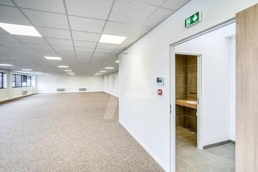 Industriel dans Chanteloup-en-Brie à louer - Photo intérieure - Image 2 de 5