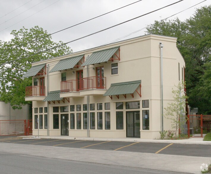 3010-3012 N Saint Marys St, San Antonio, TX à louer - Photo du bâtiment - Image 3 de 5