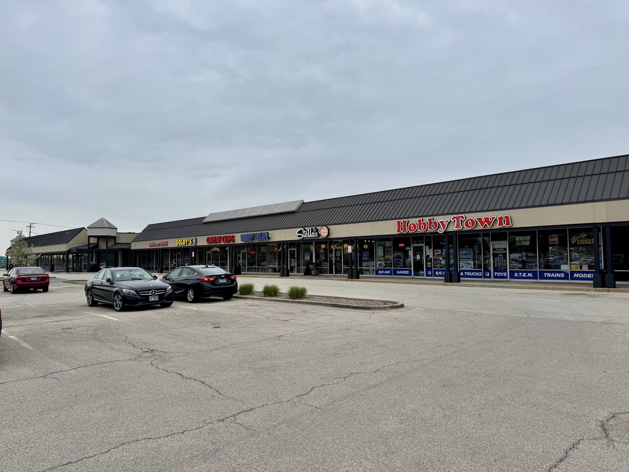 455-577 Waukegan Rd, Northbrook, IL for lease Primary Photo- Image 1 of 4