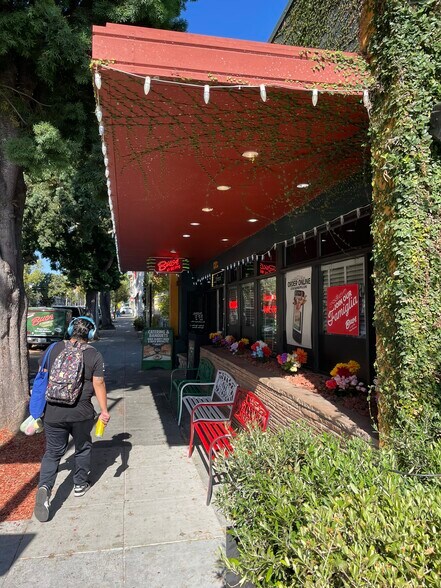 643 Emerson St, Palo Alto, CA à vendre - Photo du bâtiment - Image 2 de 6