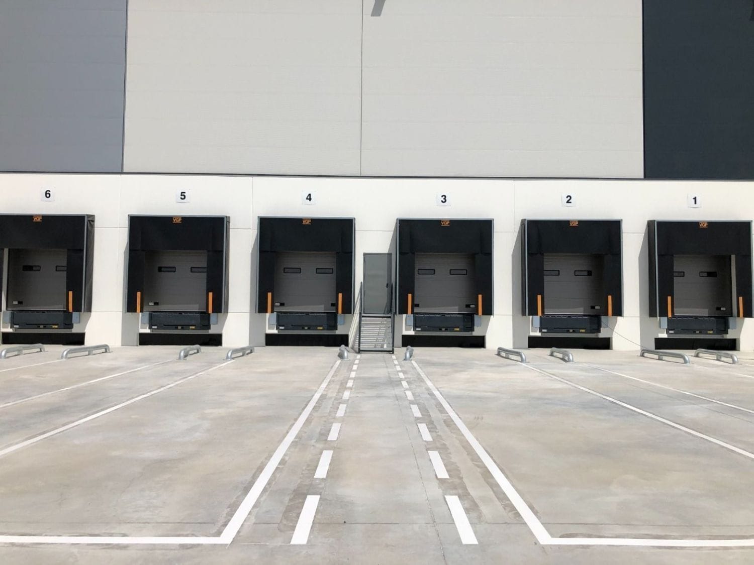 Industrial in SEVILLA for lease Building Photo- Image 1 of 12