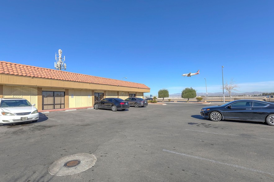 2281 E Sunset Rd, Las Vegas, NV à vendre - Photo du bâtiment - Image 1 de 1