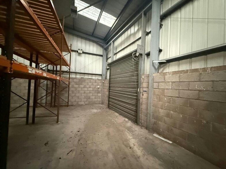 Finlan Rd, Widnes à louer - Photo du bâtiment - Image 3 de 4