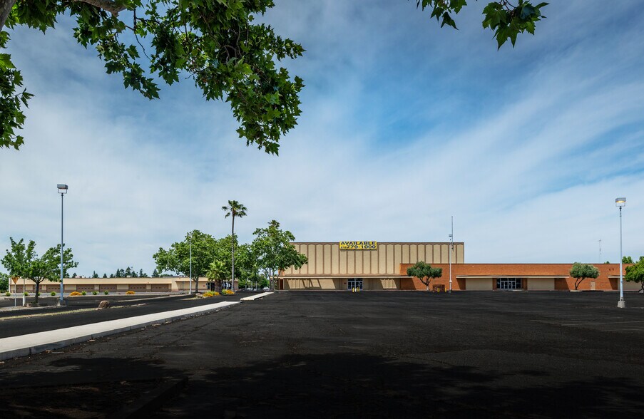5901 Florin Rd, Sacramento, CA à louer - Photo du bâtiment - Image 3 de 5