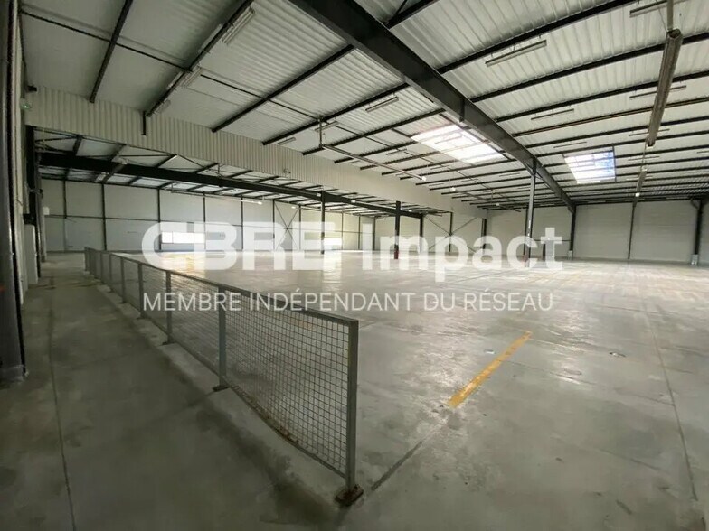 Local d'activités dans Longvic à vendre - Photo du bâtiment - Image 2 de 12