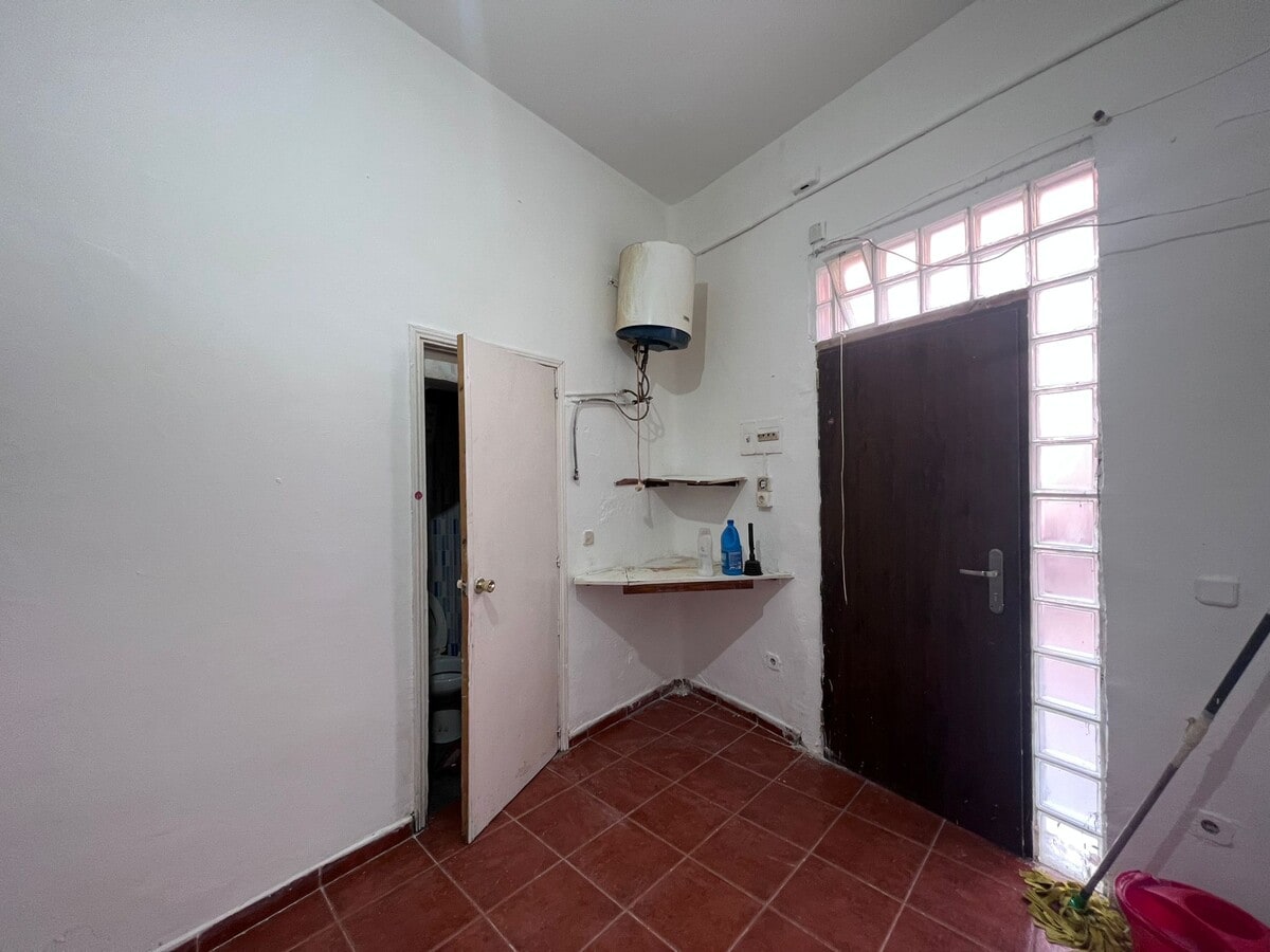 Madrid, MAD 28020 -  -  - Interior Photo - Image 1 of 3