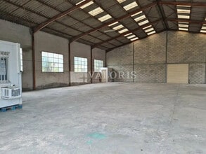 Flex in Gardanne for lease Building Photo- Image 2 of 8