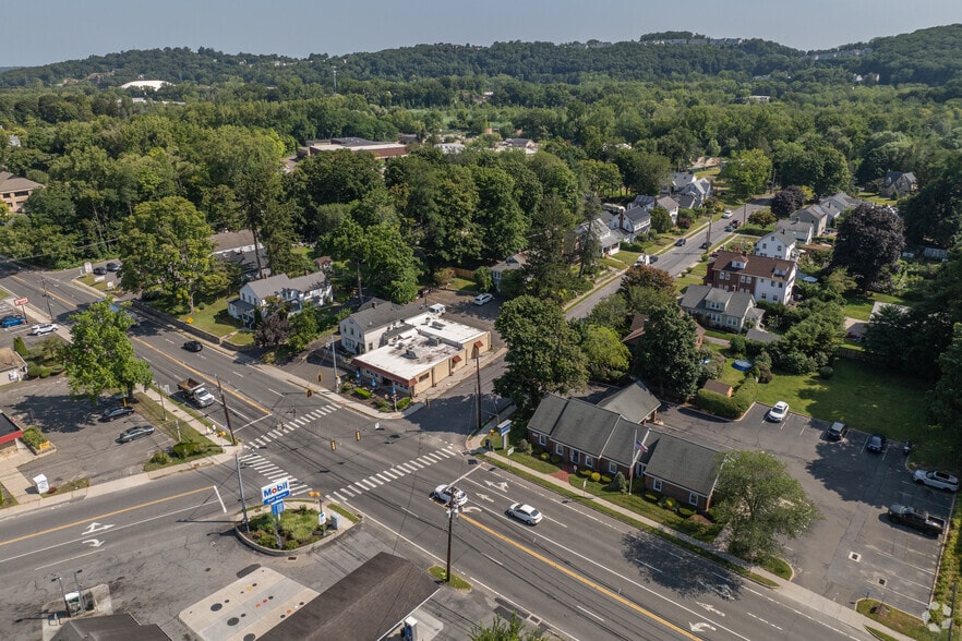 36 Grassy Plain St, Bethel, CT à vendre - Aérien - Image 3 de 5